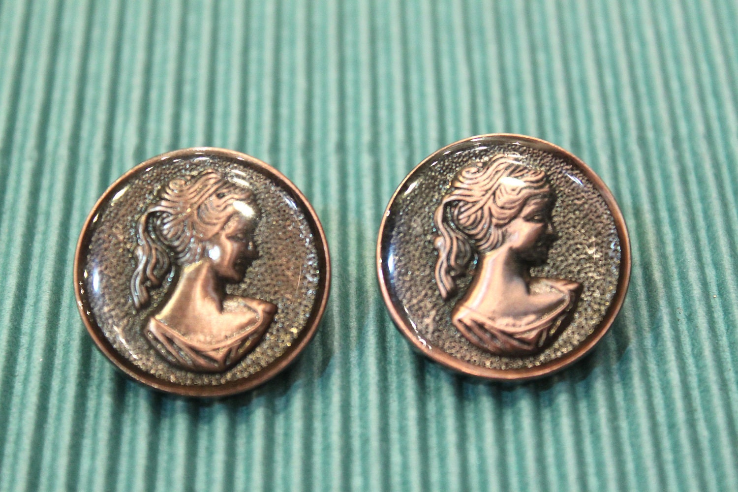 2 pcs - Lady Portrait Cameo Round Button - Antique Bronze Polyester - 25mm