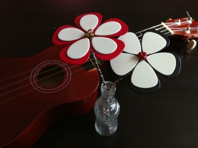guitar pick flower
