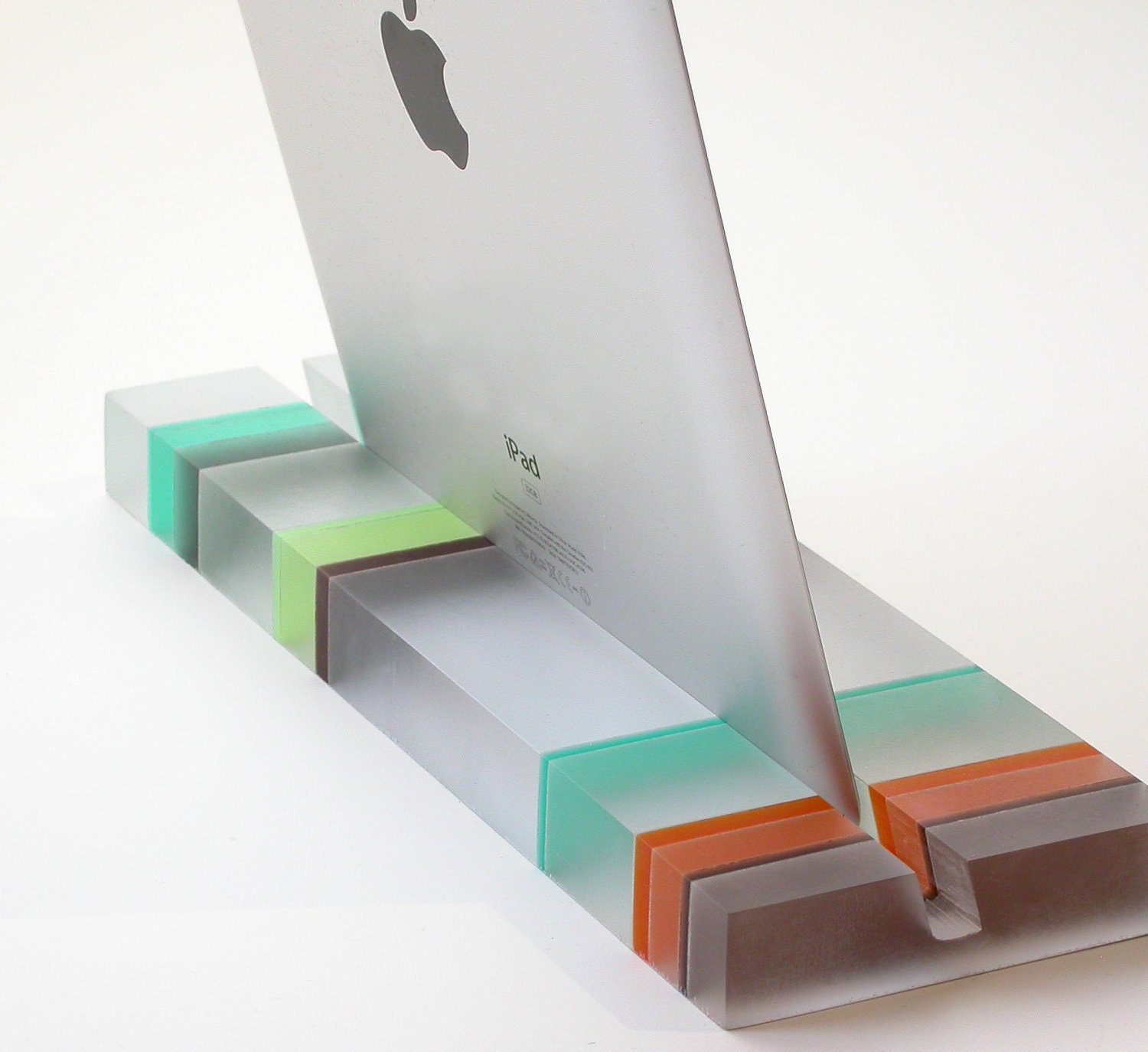 Striped Groove Resin iPad Stand, Tablet Stand with Modern Minimalism Aesthetics, Sophisticated Holiday Gift