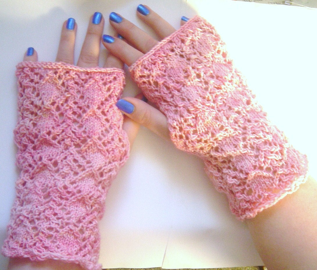 Pale Pink Lacy Diamond Fingerless Gloves with Golden Yellow