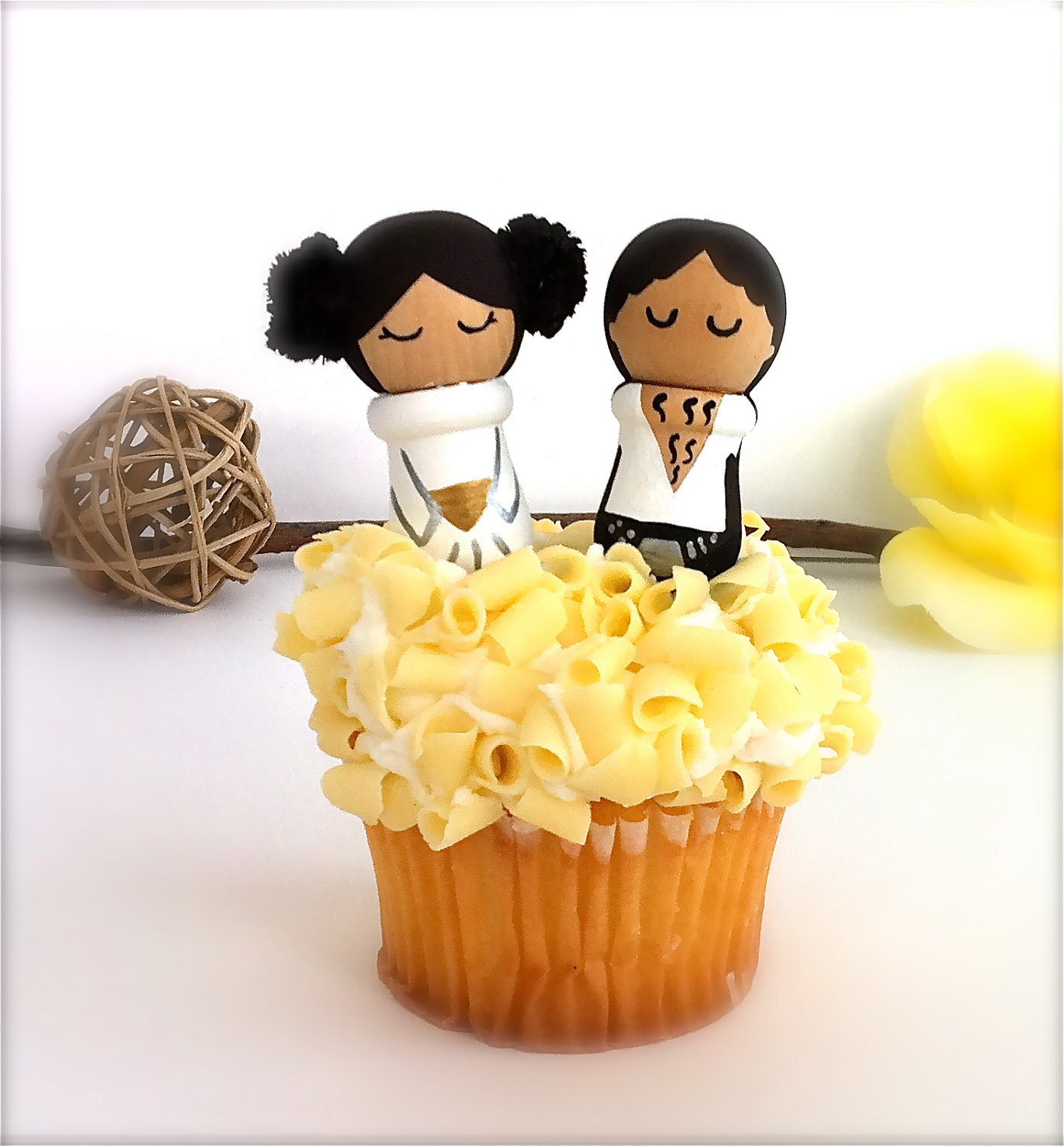 Star Wars CupCake Wedding Toppers Kokeshi Princess leia and Hans Solo Wedding Cake Toppers Geekery Cute Wooden Wood Peg Dolls Peggies Sci Fi