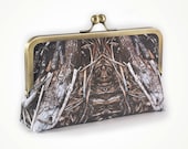 Clutch with driftwood