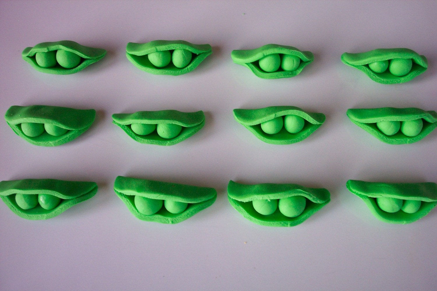 Peas in a Pod 3D Edible Fondant Cupcake or Cookie Topper