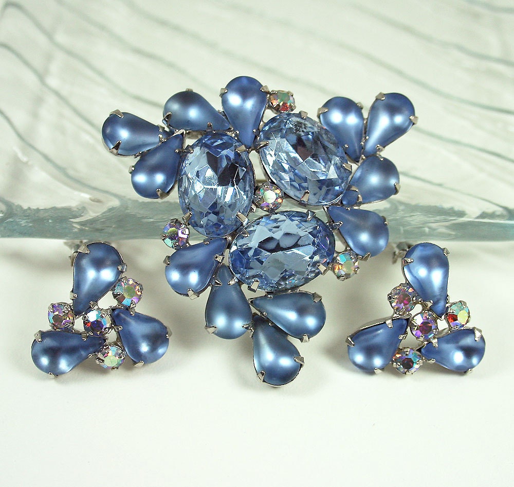 Vintage Brooch Earrings Garne Aurora Borealis Rhinestone Frosted Blue Navette Jewelry