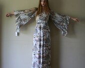 70s Angel Sleeves Maxi Dress Avant Garde V Neck Pink White Beige Hate Hippie Gown Size Small-Medium sm med md 0-2-4-6