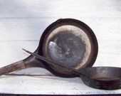 Pair of vintage cowboy skillets, cookware, country kitchen, rustic, tin frying pan, Banner, Cold Handle 43