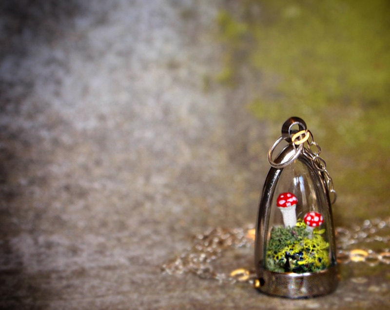 Moss Terrarium Mushroom Dome Necklace. Sterling Silver Chain. Woodland Moss Botanical Jewelry
