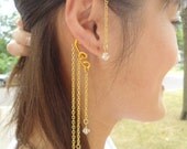 Elegant gold ear cuff