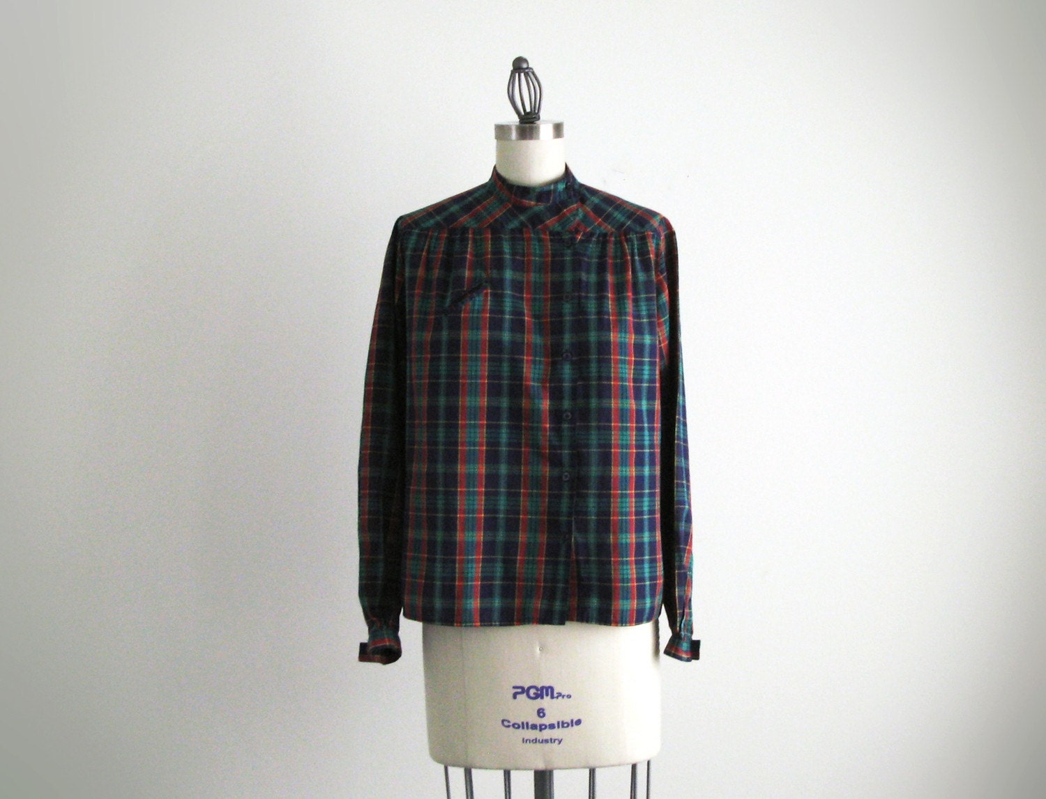Vintage ARTICHOKE plaid shirts top.