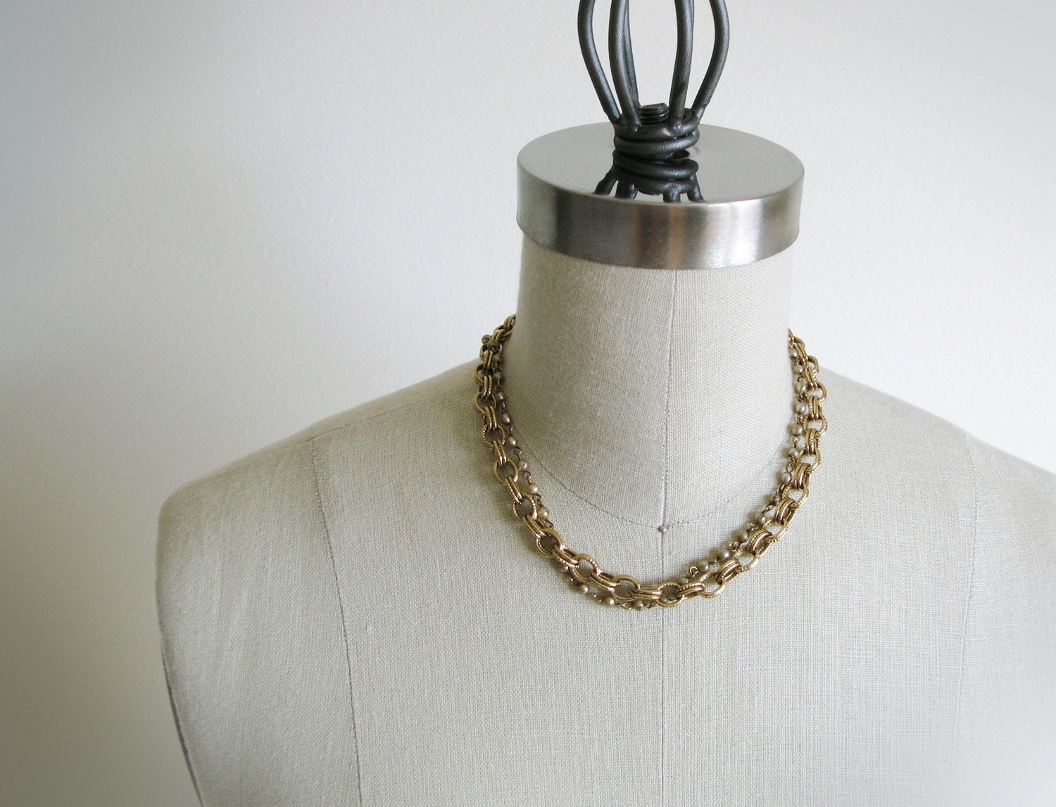 Vintage gold metal chain necklace.