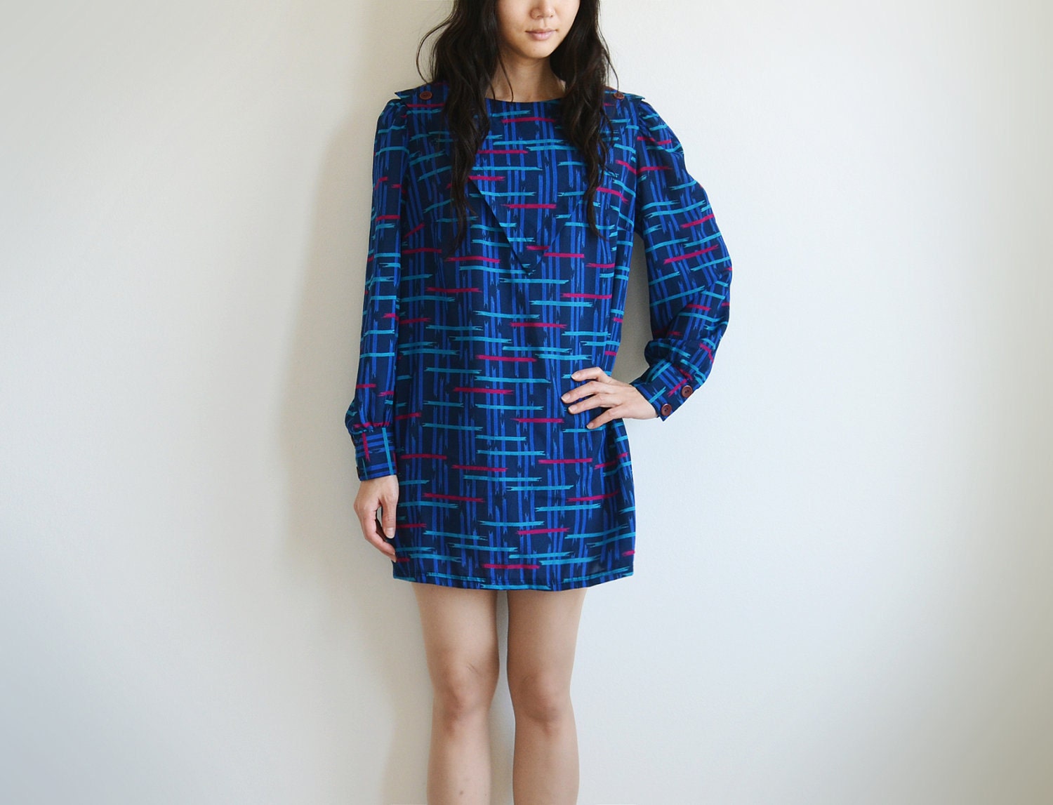 Vintage 70s LESLIE POMER navy pattern mini dress.