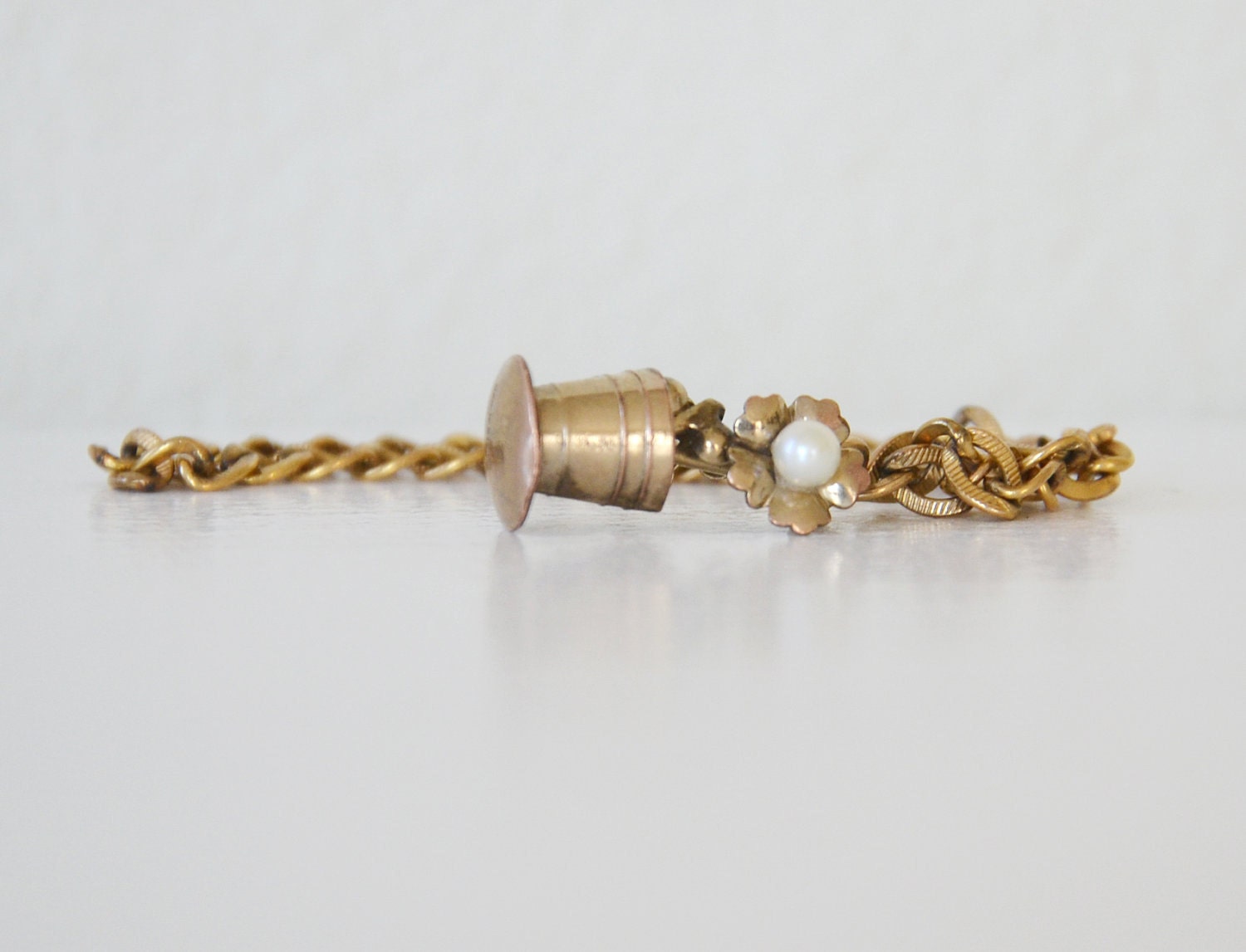 Vintage flower plant pendant bracelet.
