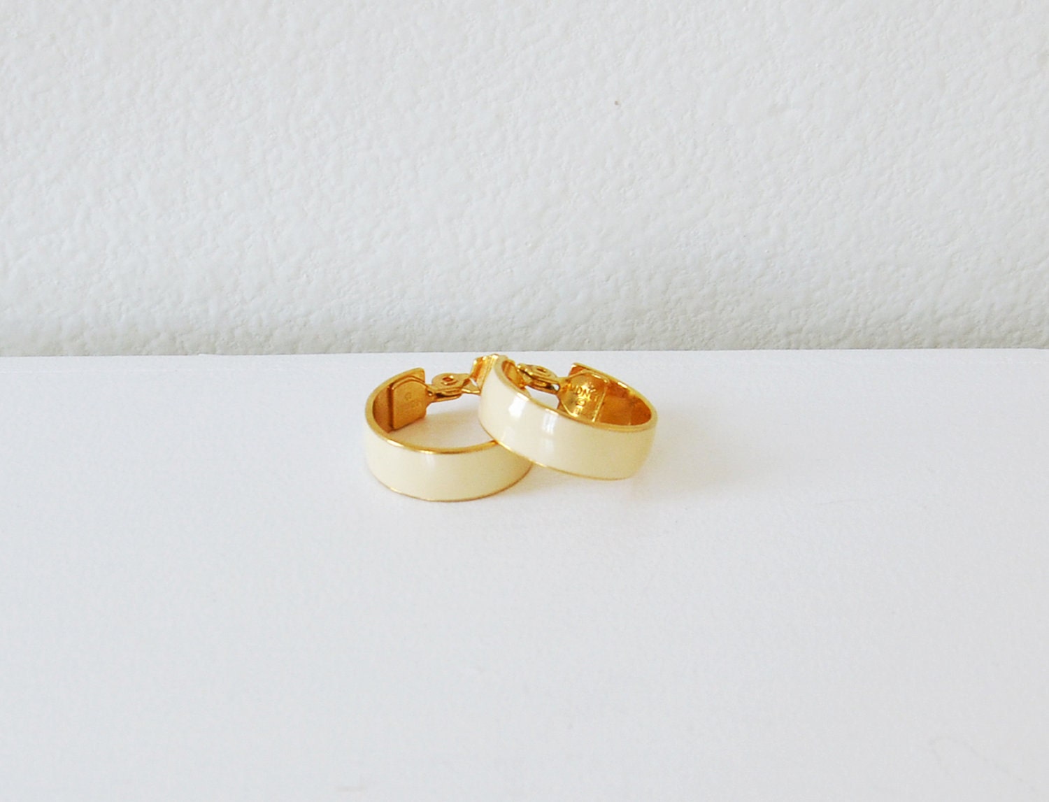 Vintage ivory and gold ring earring.