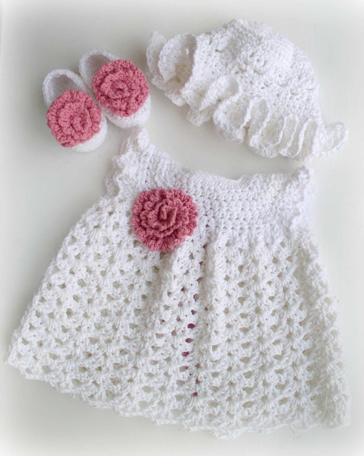 0-3 months Baby Girl Dress in Cotton, Shoes and Sunhat set in White and Pink Rose