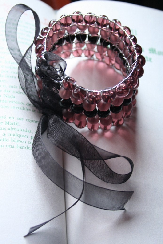 Song and Wine Cuff. Brazalete Musica y Vino