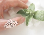 NANA silver ring - Moroccan Sugar Collection - mint leaves, lacy, tribal, sexy, delicate, sugar, mystic, romantic, henna tattoo, white