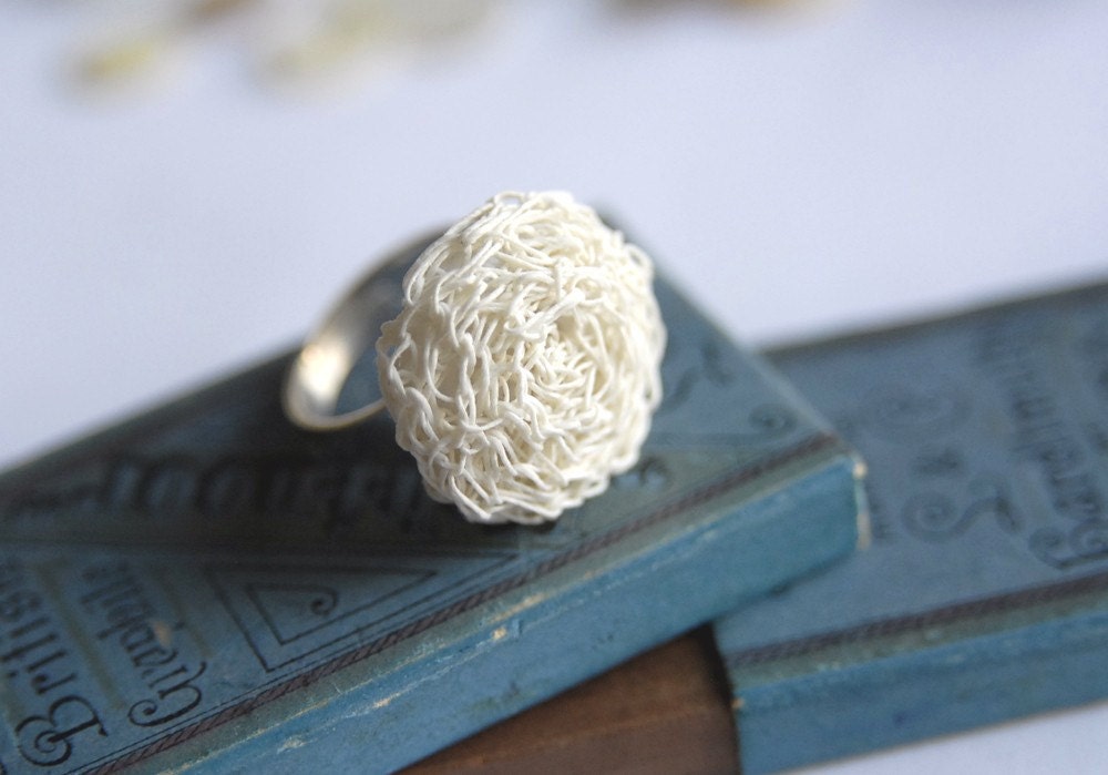 Fine White Paper Yarn Ring
