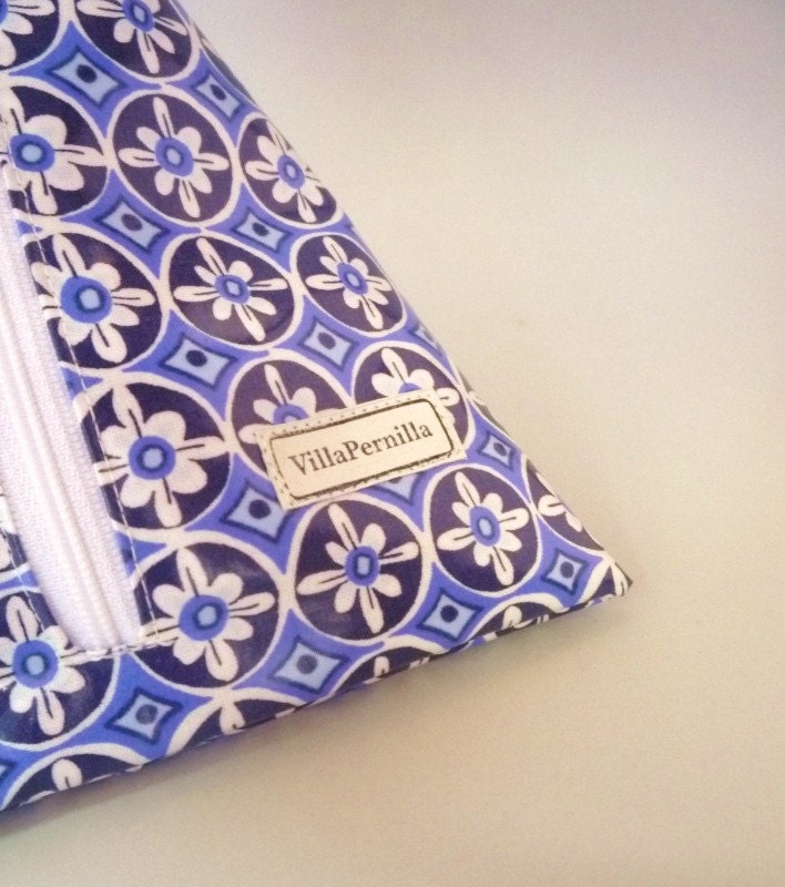 Blue Tile Pyramid Washbag