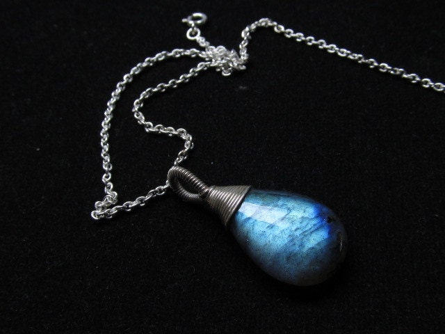 AAA - Labradorite Sterling Silver gem stone Wirewrap Pendant