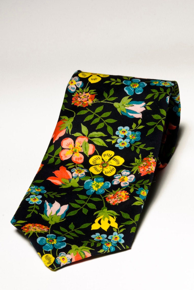 Pomp & Ceremony, Men's tie, Liberty of London Edenham print, Navy background