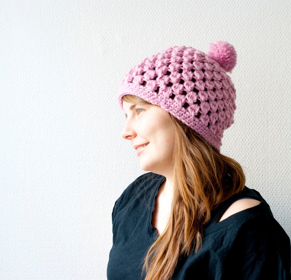 The pom pom hat - chunky hat with a pom pom - in pink