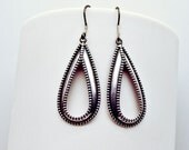 ROSARIA : Beaded Boarder Drop Earrings in Sterling Silver