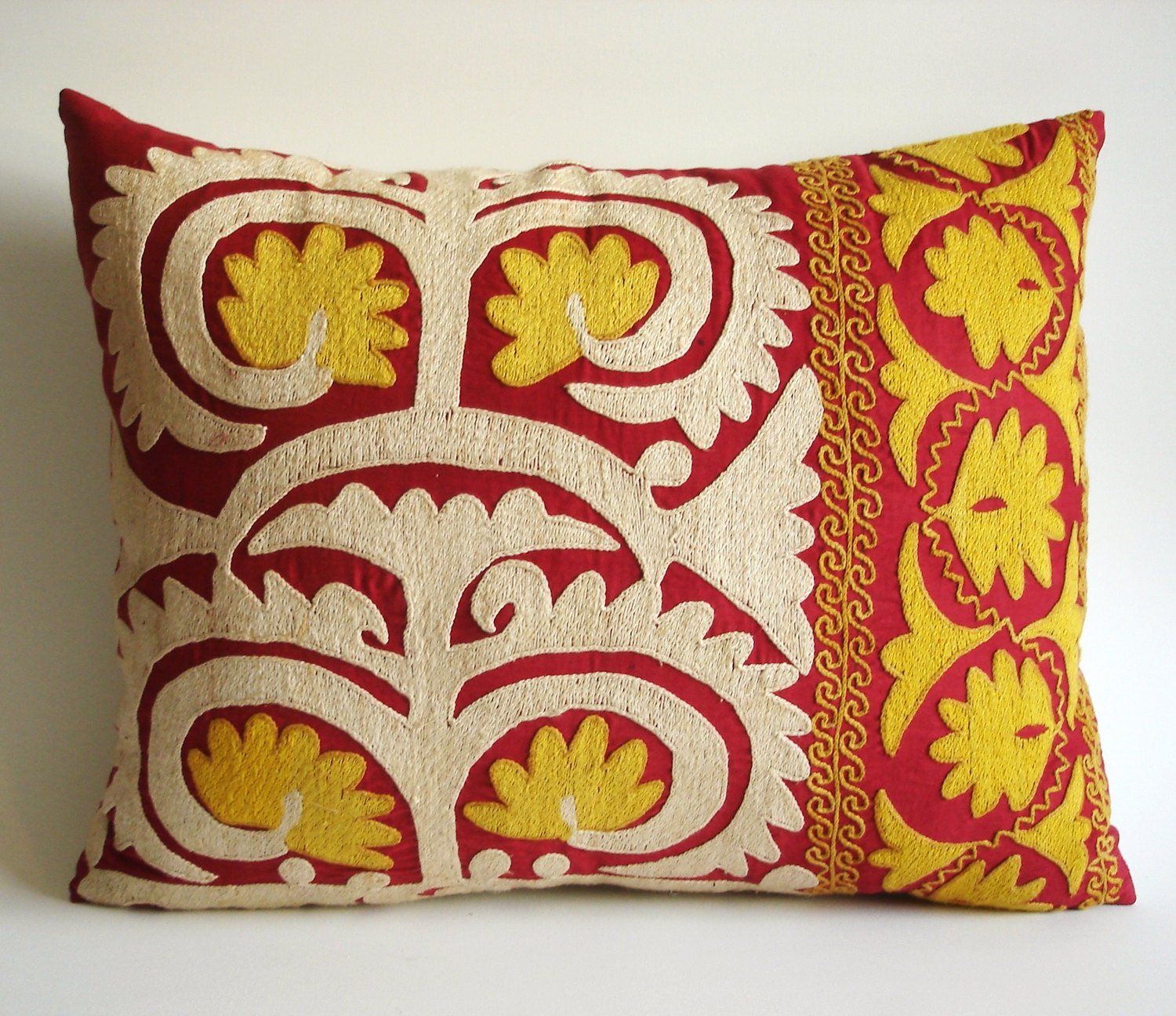 Sukan / Vintage Hand Embroidered Suzani Pillow Cover - 18x22 inch - Red Beige Yellow