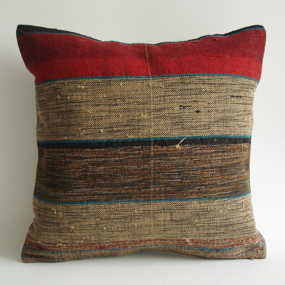 Sukan / Modern Bohemian Throw Pillow. Handwoven Wool Vintage Tribal Turkish Kilim Pillow Cover. 16x16 inch