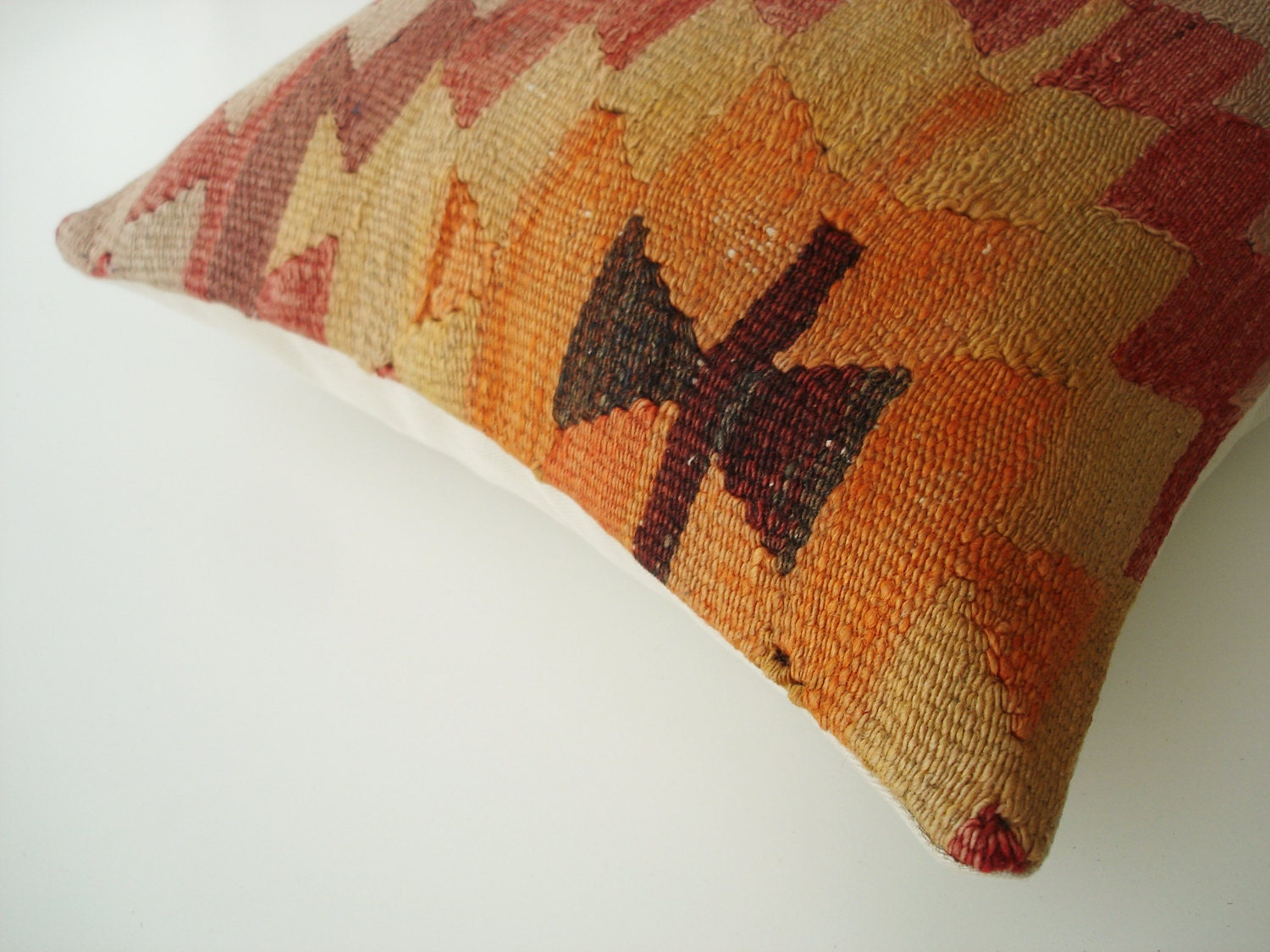 Sukan / SOFT Hand Woven - Turkish Kilim Pillow Cover - 16x16
