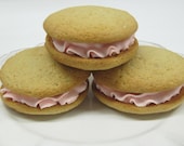 Vanilla Whoopie Pie with Pink Buttercream