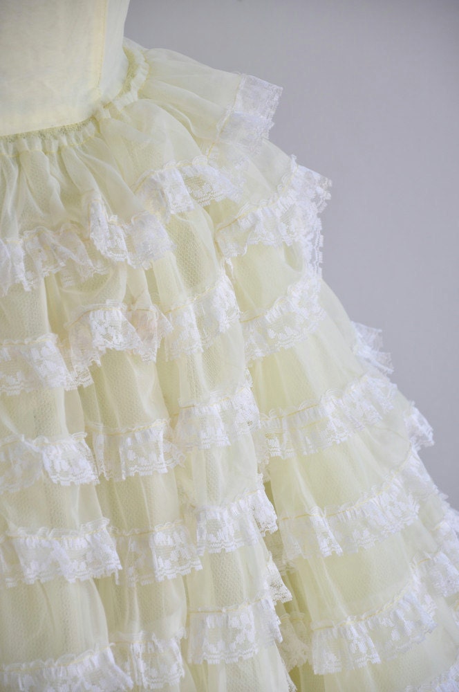 vintage 1950s buttercup yellow Gone With The Wind party prom dress
