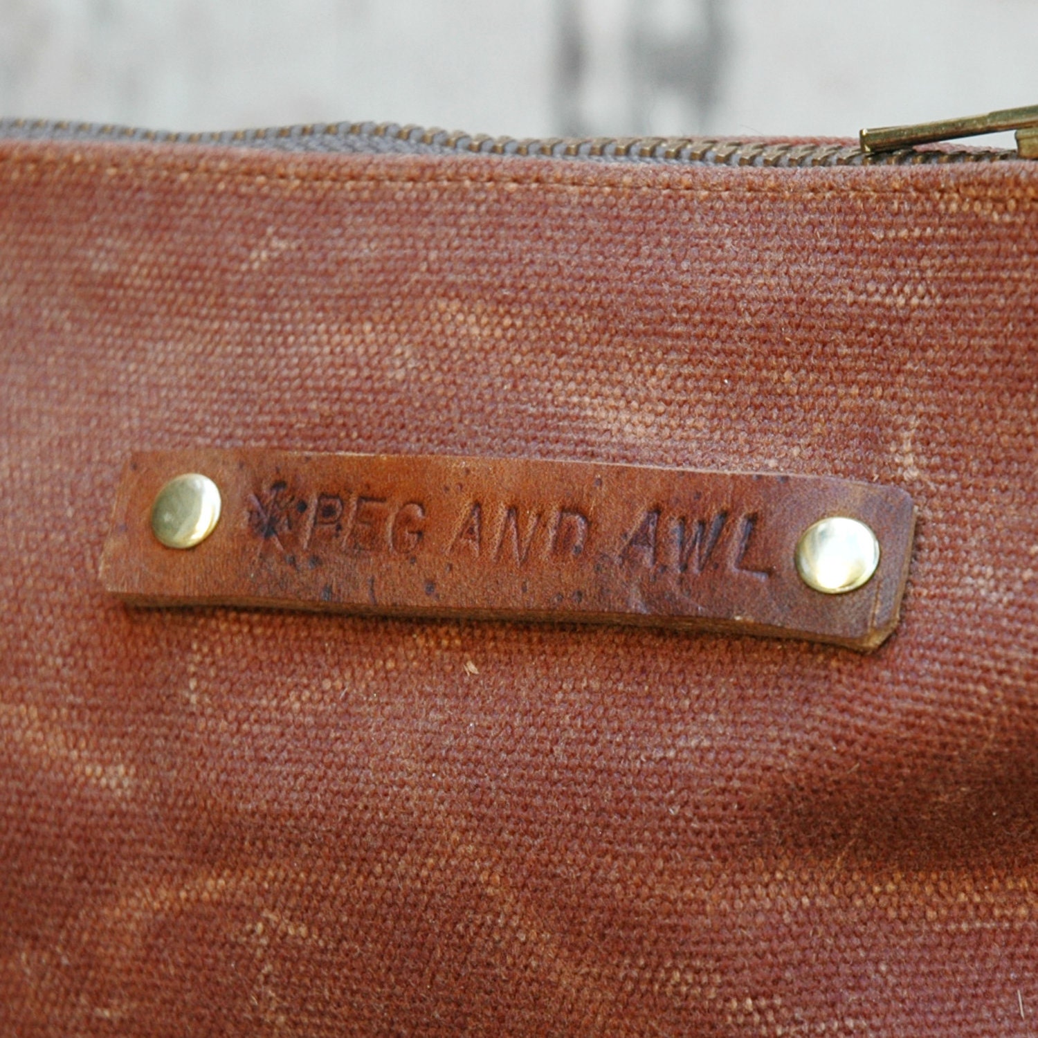Waxed canvas pouch: Spice.
