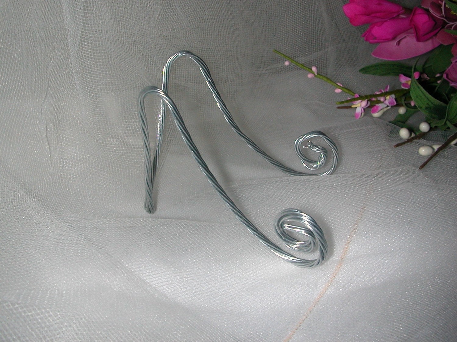 Only 1.25 each..20 Wedding  Multi-wrapped  Antiqued Silver wire Easel Display Holders..Table number / place / name  card / menu holders