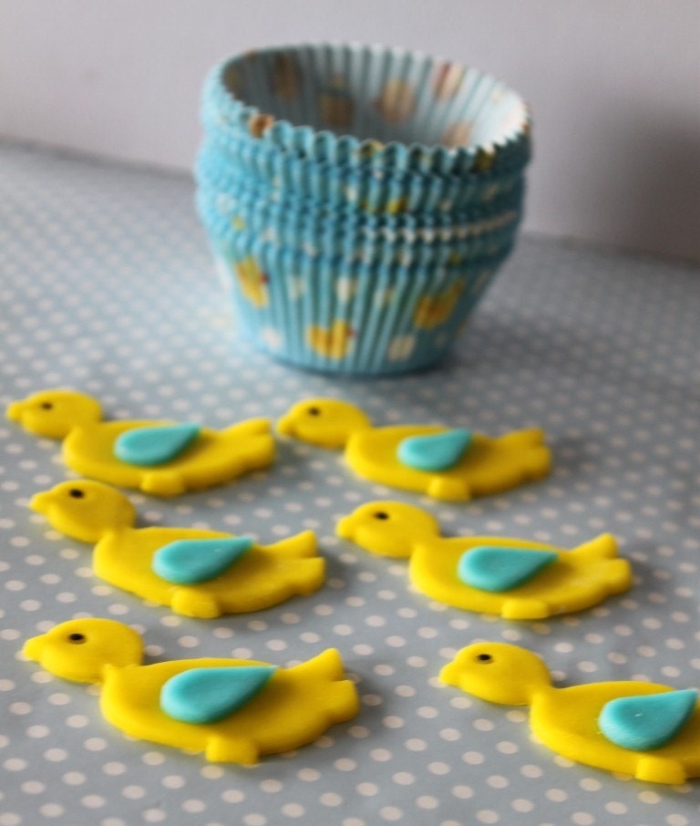 12 EDIBLE FONDANT SUGAR BIRDIE CAKE TOPPERS YOUR CHOICE OF COLOURS