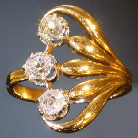 Typical Art Nouveau diamonds engagement ring