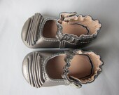 Baby Shoes Classic Soft Sole MaryJane with Accordian Pleat Metallic Bronze Leather.