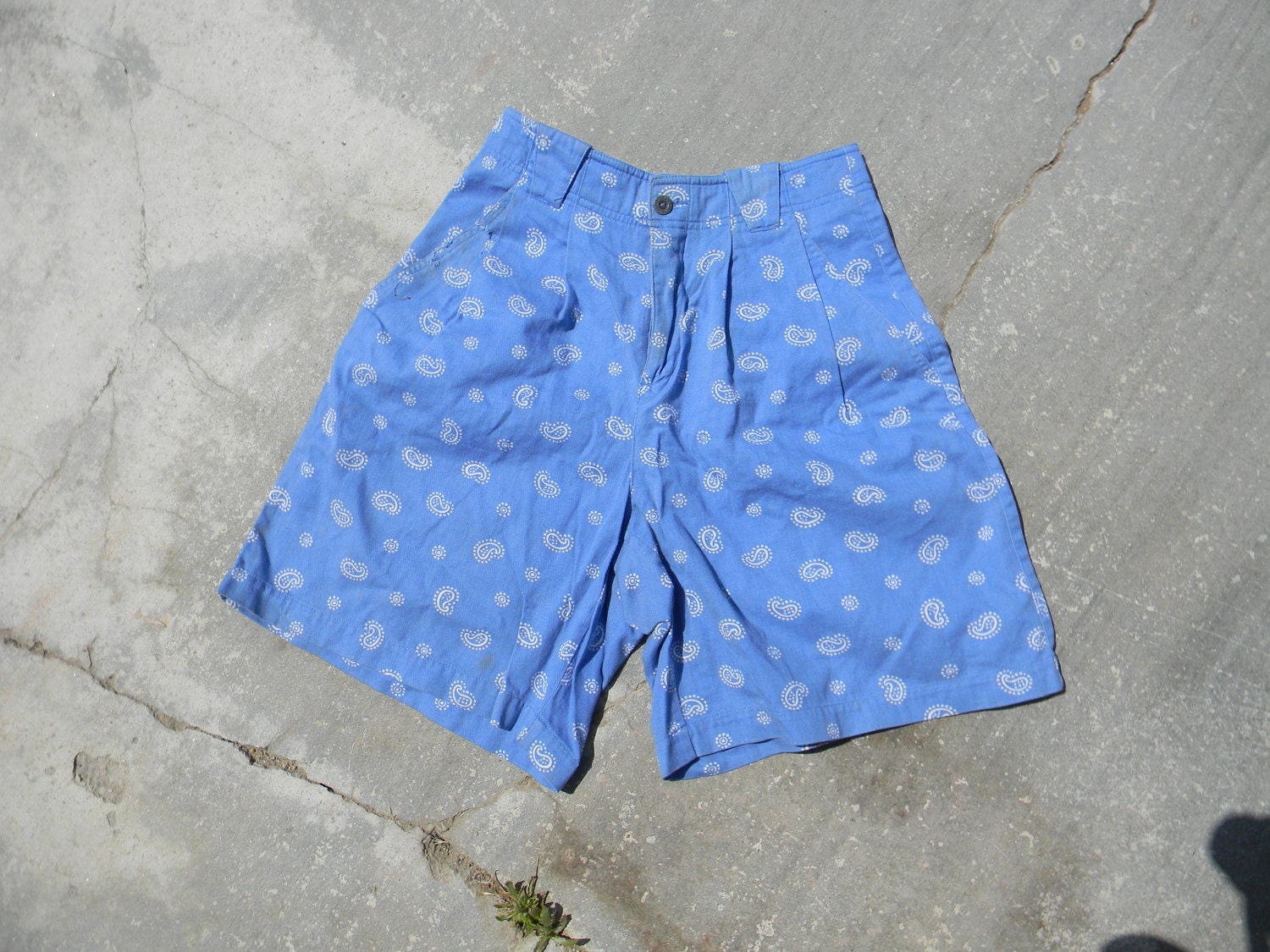 80s // PAISLEY PRINT SHORTS - small