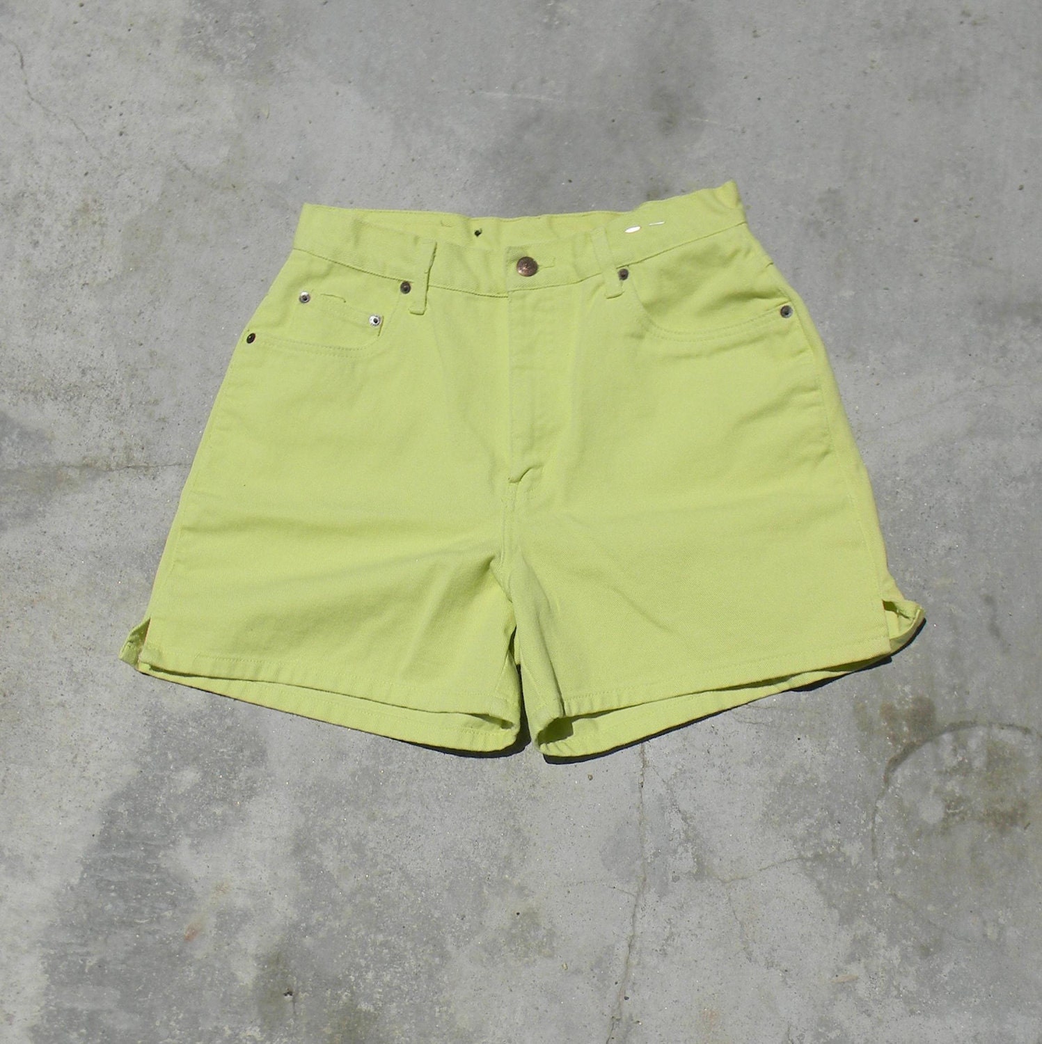 90s // HIGH WAIST SHORTS