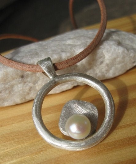 Encircled Pearl Pendant