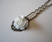 White Flower Hair Stick Antique Brass Filigree Hair Pin Bridal Hair Pin Bridal Hair Accessories Wedding Jewelry Modern Vintage Style