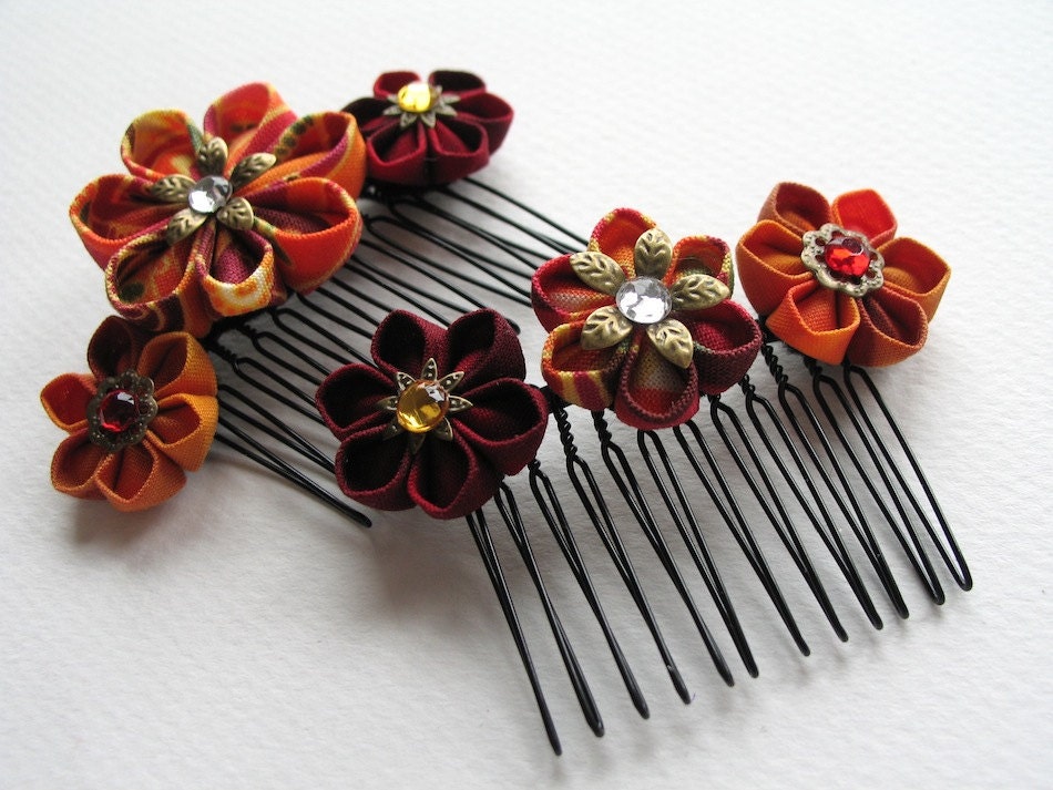 Fire Caller Pair of Kanzashi Hair Combs in Red and Orange - MountainMusings