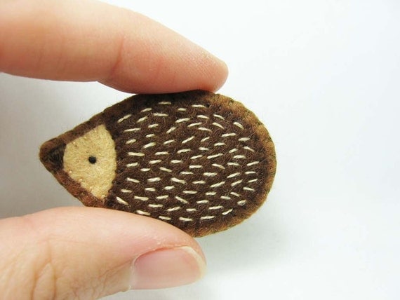 Friendly hedgehog felt pin - small size - made to order