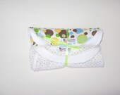 Set of 2 burping Cloths - Multi Dots on White