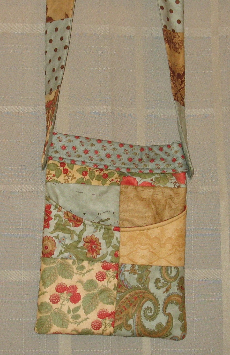 Quilted Messenger Style Purse - Medium