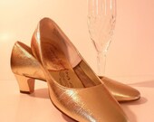 Vintage Shoes 1960s Gold Pumps