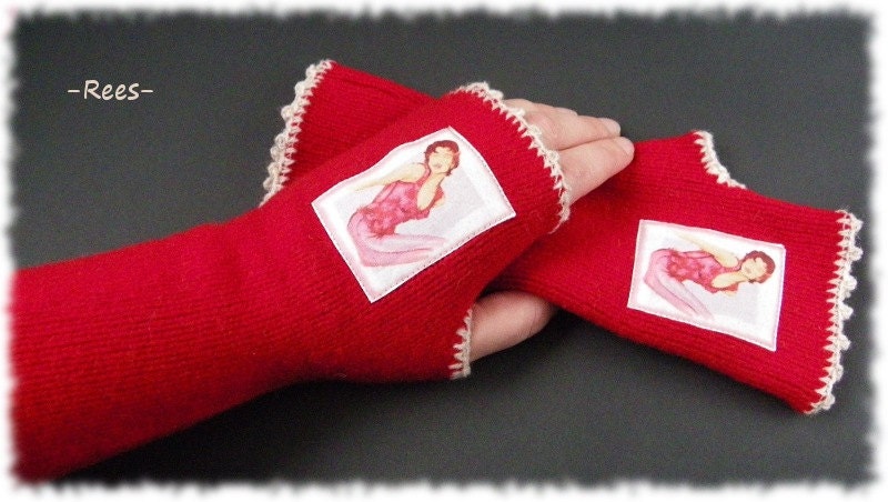 Recycled red fingerless gloves made of reused woollen materials, crocheted, decorated with fashion photography