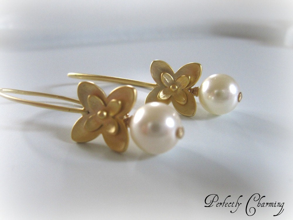 Earrings PEARL BLOSSOM Sweet Matte Gold Flower and Swarovski Cream Pearls