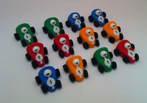 12 Miniature Race Cars in Edible Fondant for your Cupcake toppers, excellent idea for your mini cupcakes Il_570xn