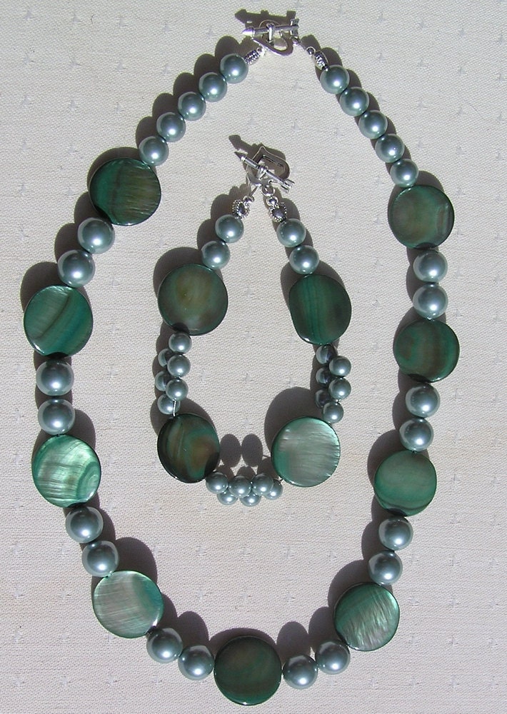 Necklace & Bracelet Set - Green Mother of Pearl and Shell Pearl  - "Evergreen"