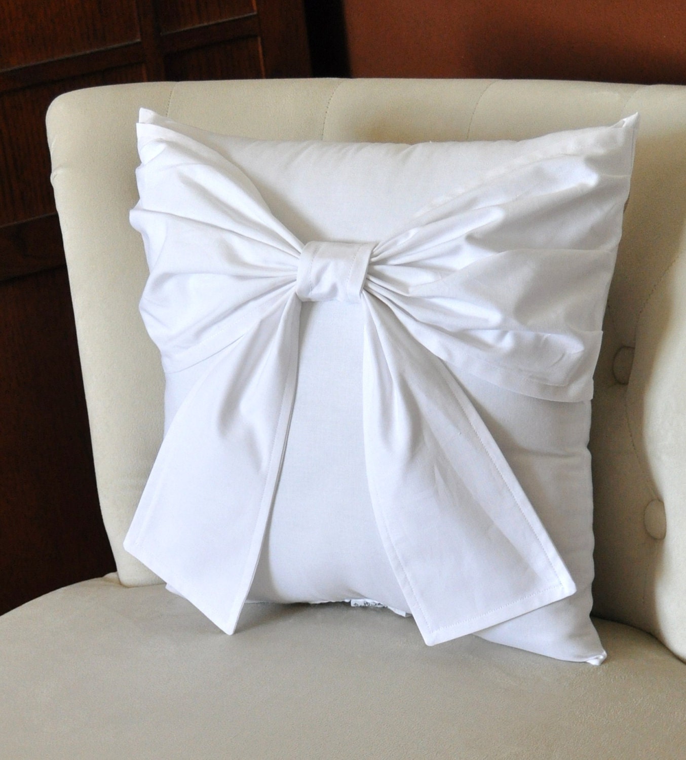 Throw Pillow White Big Bow Accent Pillow 14x14